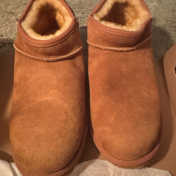 L.L. Bean Women’s Wicked Good Slipper Ankle Boots, Brown, Size 10 - Picture 3 of 5